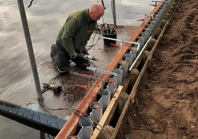 Werkvlot met speciale coating